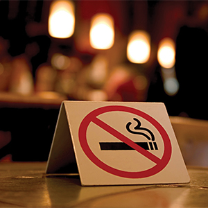 Μείωση ρεκόρ των καπνιστών στη χώρα μας την τελευταία 5ετία