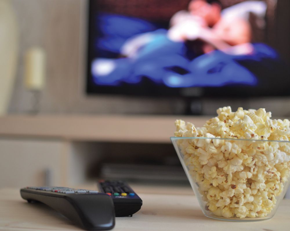 Σνακ μπροστά στην τηλεόραση – Yπάρχουν υγιεινές εναλλακτικές;