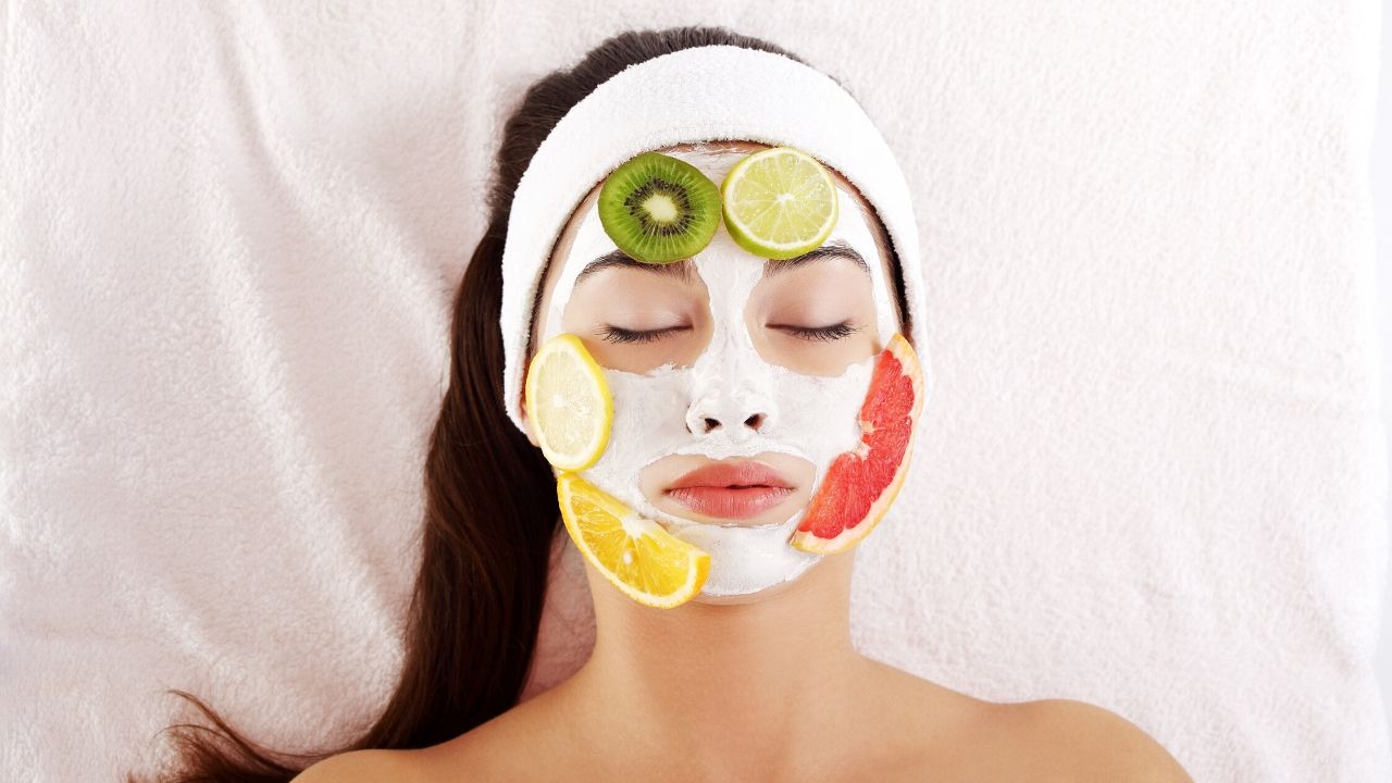 Λαμπερό δέρμα με DIY μάσκες από φρούτα