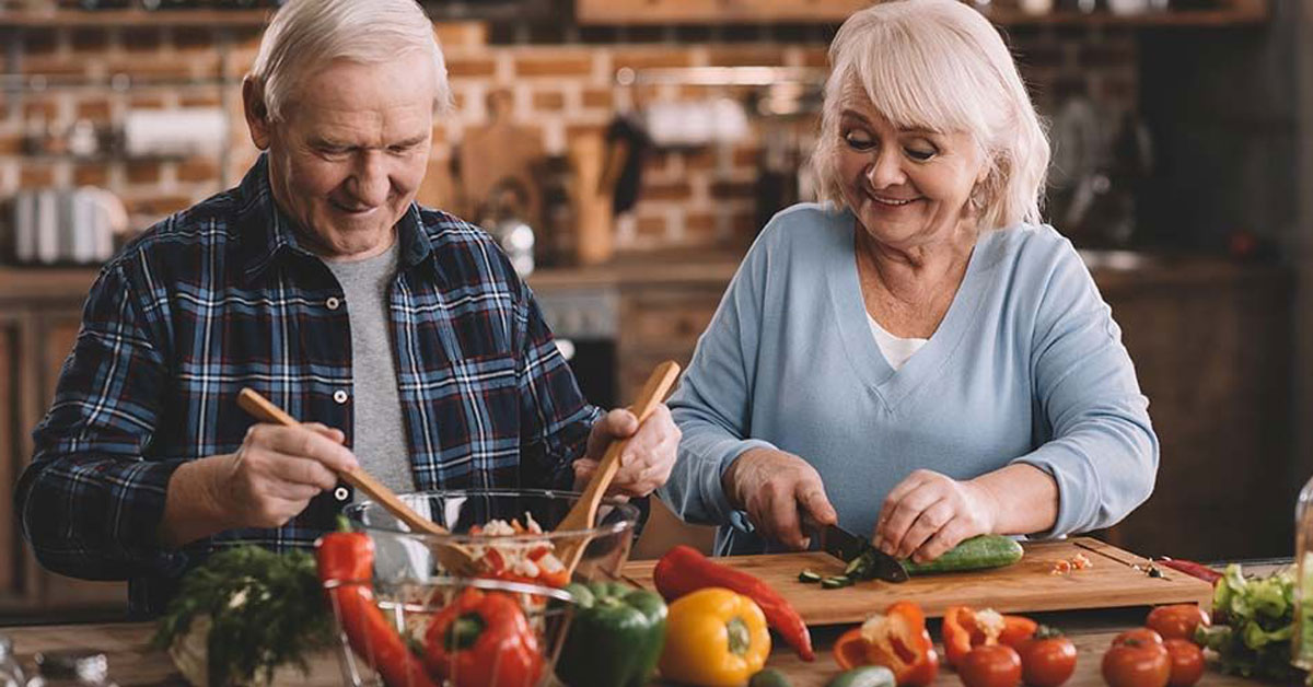 Τι πρέπει να τρώνε οι ηλικιωμένοι στην καραντίνα;