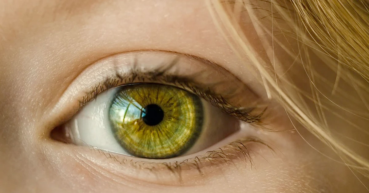 8 τρόποι για να αποφύγετε τη ξηροφθαλμία και τους ερεθισμούς των ματιών το καλοκαίρι