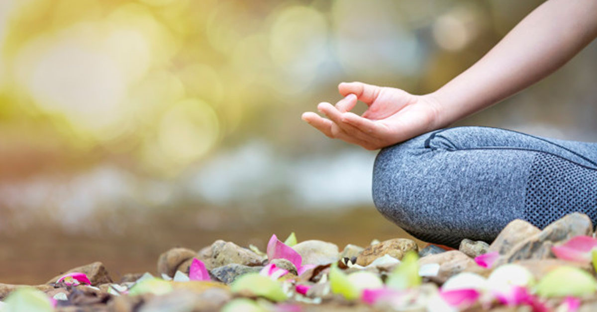 Yoga: Πώς βοηθά την ψυχική μας υγεία;