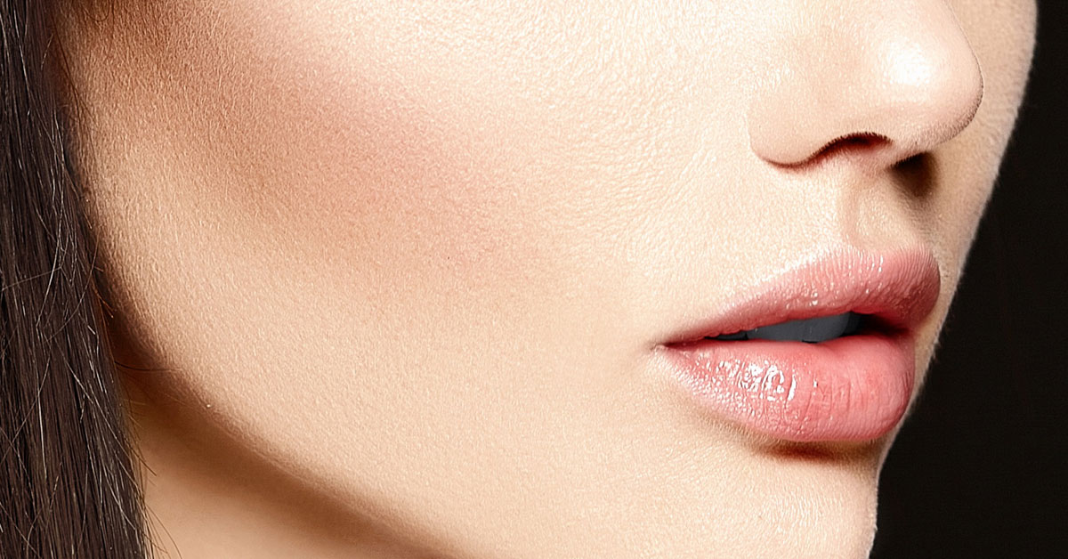 10 καλύτερες σπιτικές λύσεις για να έχετε πιο απαλά και πιο ροζ χείλη φυσικά !