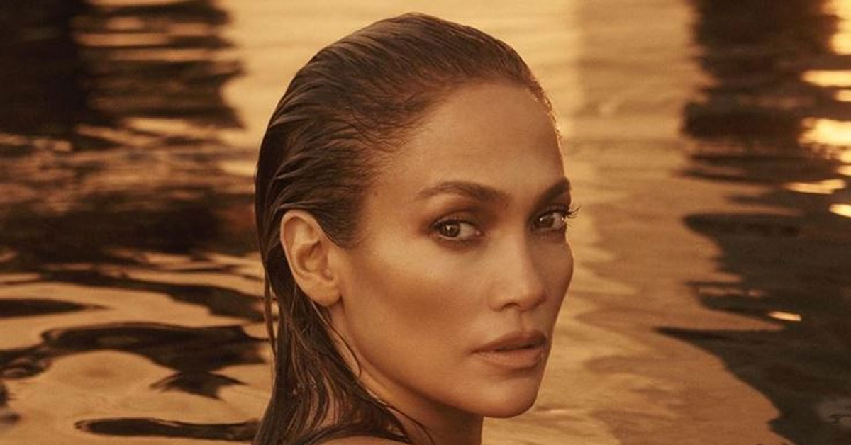Η Jennifer Lopez αποκάλυψε το skincare μυστικό που τη διατηρεί νέα τόσα χρόνια