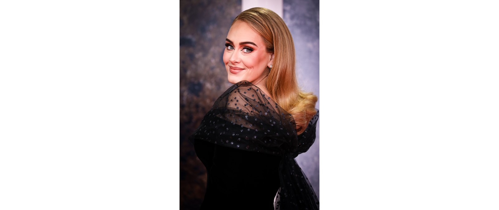 Brit Awards ’22 | Το makeup look της Adele αποδεικνύει ότι η απλότητα στο μακιγιάζ είναι πάντα στη μόδα