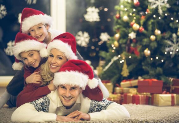 Family-pile-with-Santa-hats