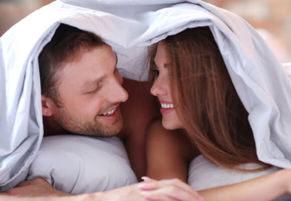 couple-in-bed