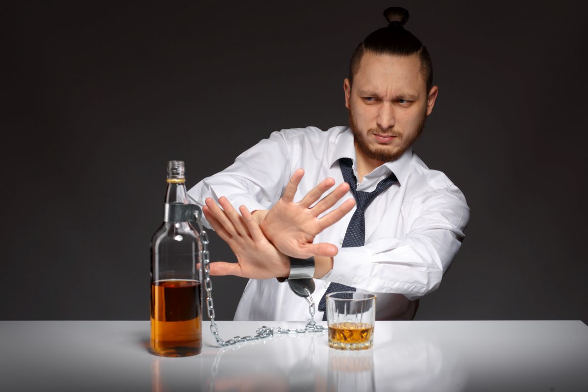 employee-rejecting-alcohol