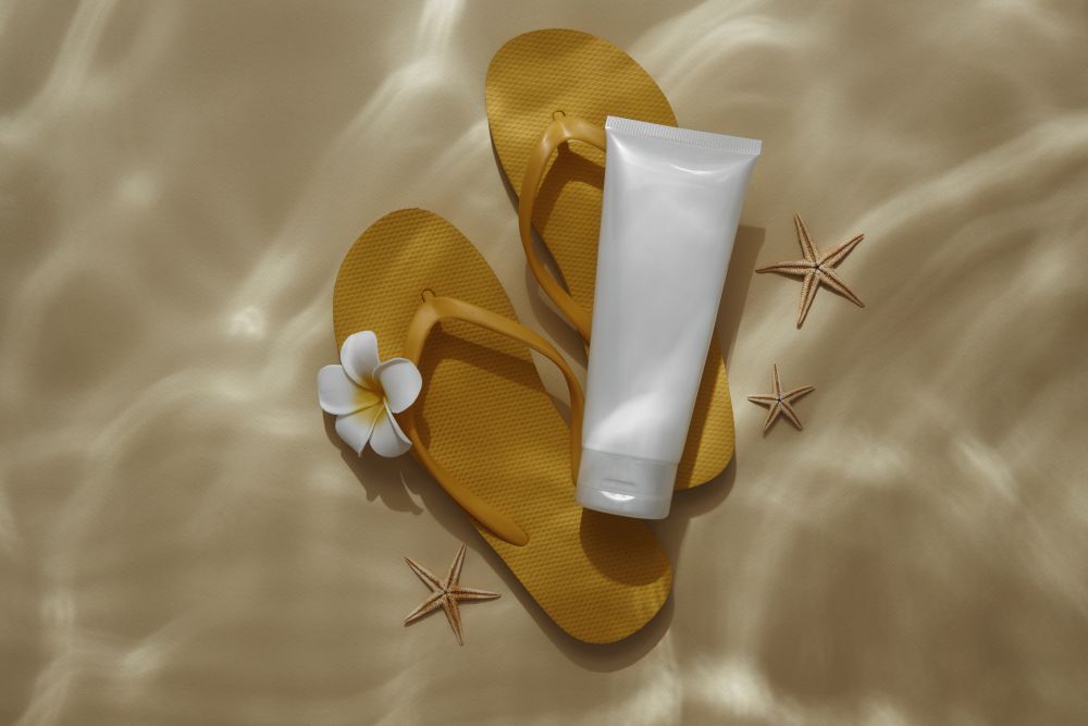 flip-flops-underwater-still-life